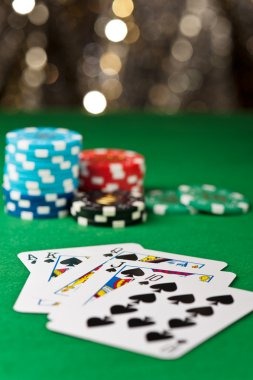 vbcash app showing live-dealer blackjack and roulette tables